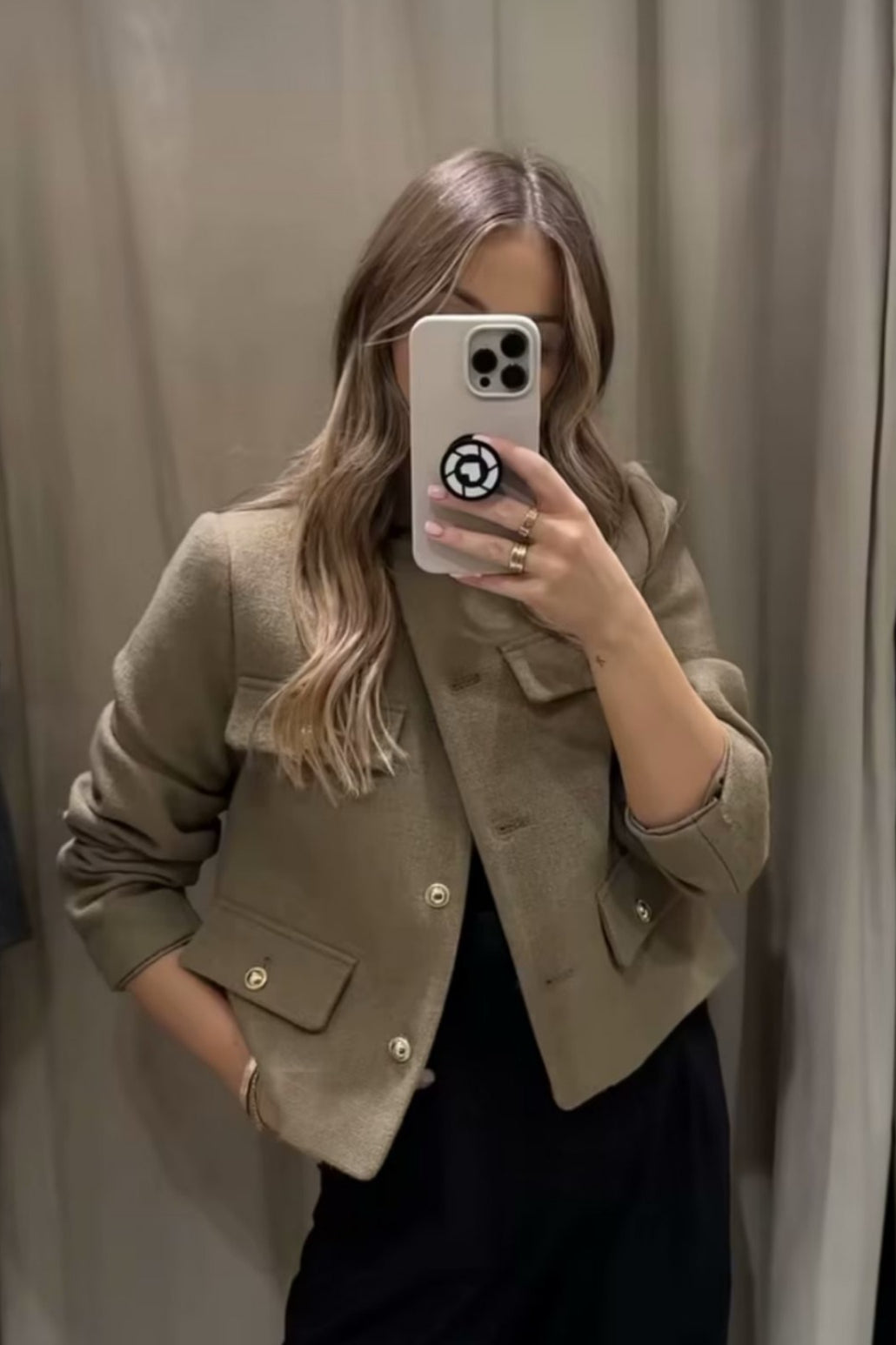 Blazer corto elegante para mujer