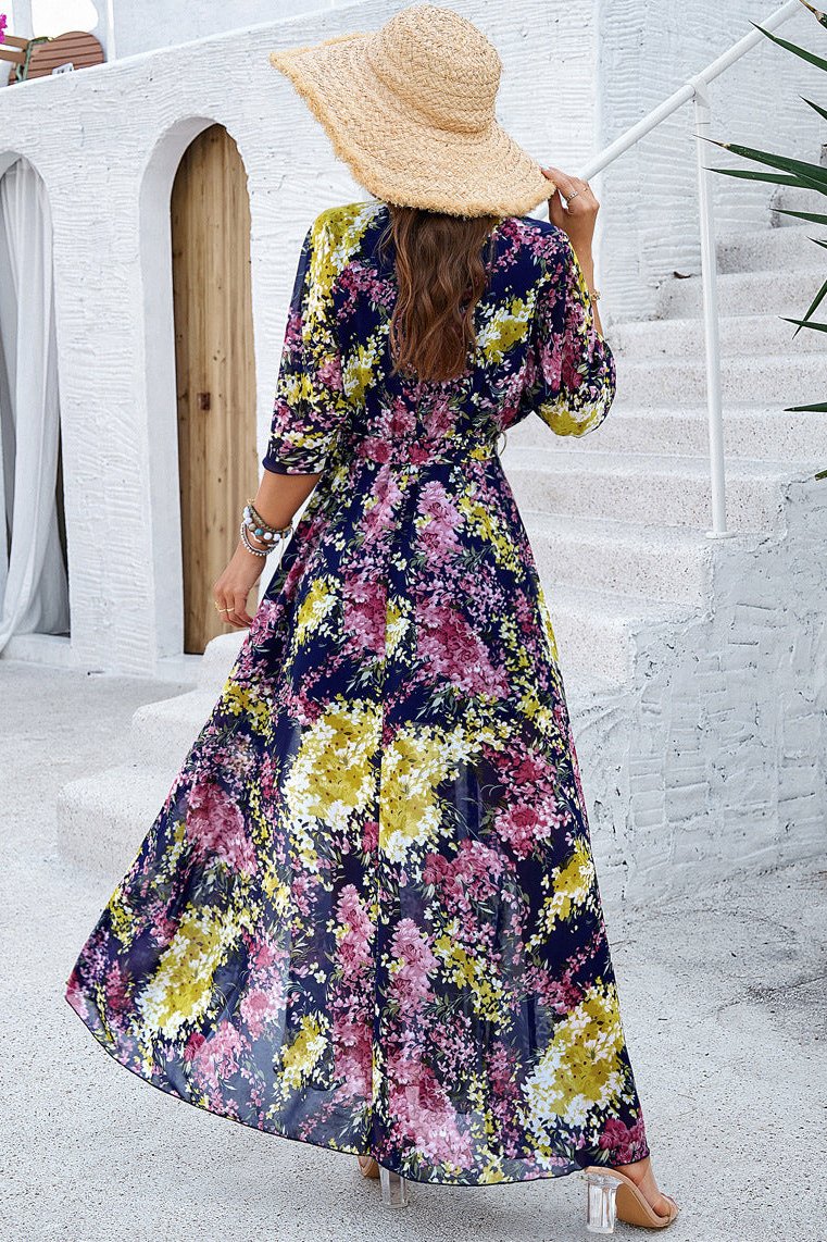 Vestido midi cruzado con escote en V y cinturón con estampado floral en azul real 