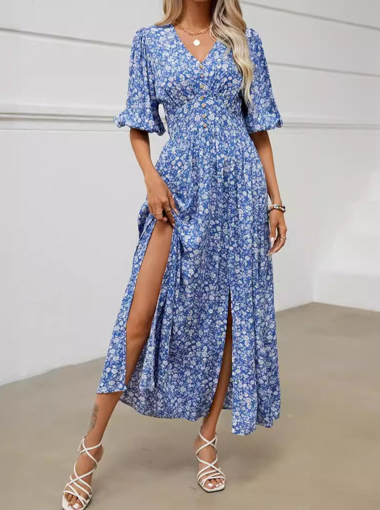 Vestido azul bohemio con escote en V y mangas abullonadas en la cintura