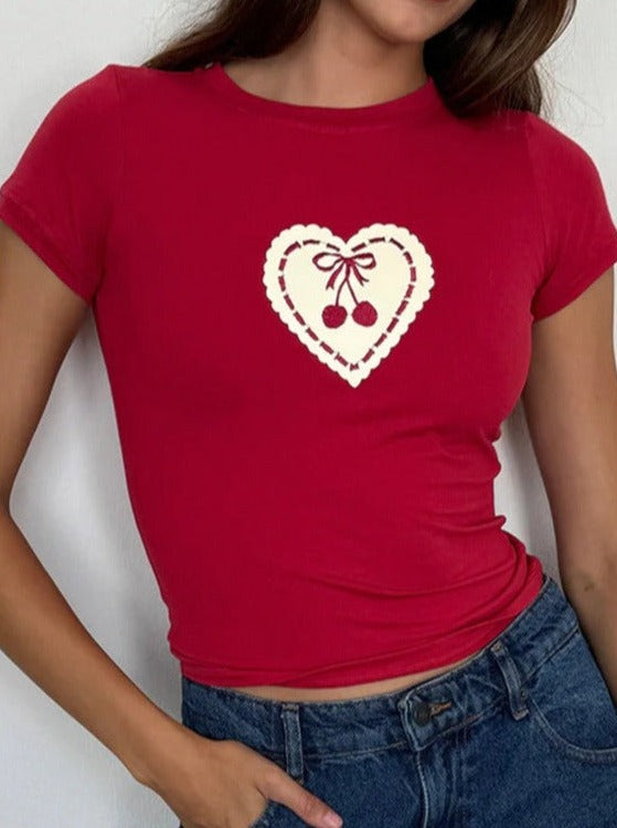 Camisa de cuello redondo con estampado de corazones de cereza 