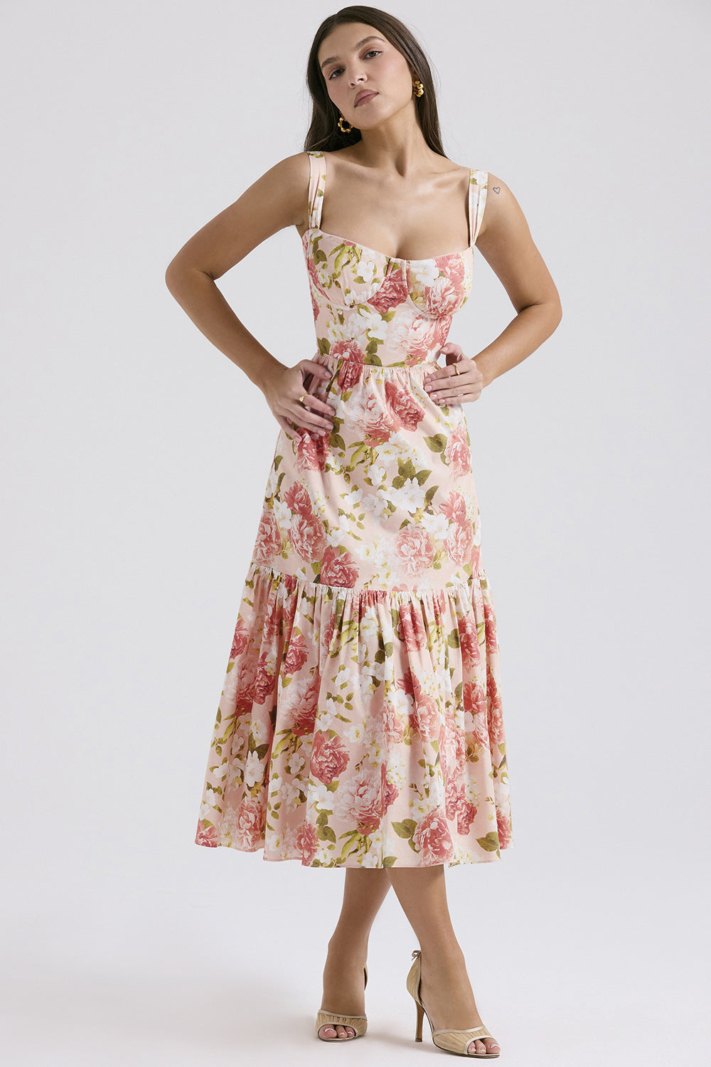 Vestido de verano sin mangas con estampado floral 