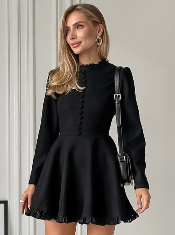 Elegante vestido negro de manga larga 