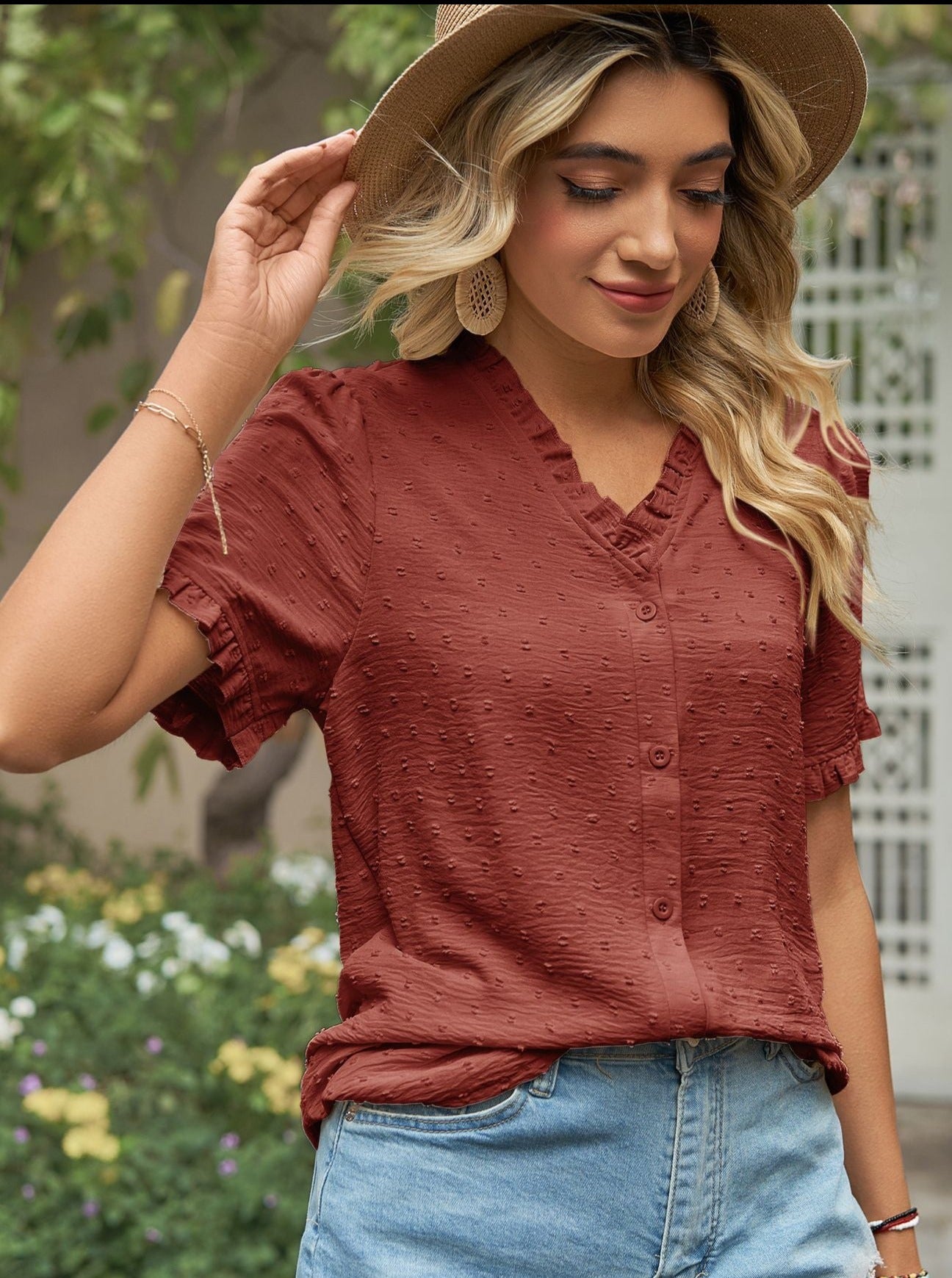 Blusa informal de gasa con cuello en V y botones