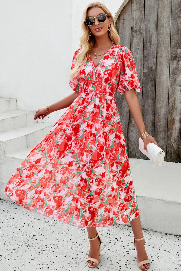 Vestido midi informal con escote en V y mangas abullonadas con estampado floral en rojo 