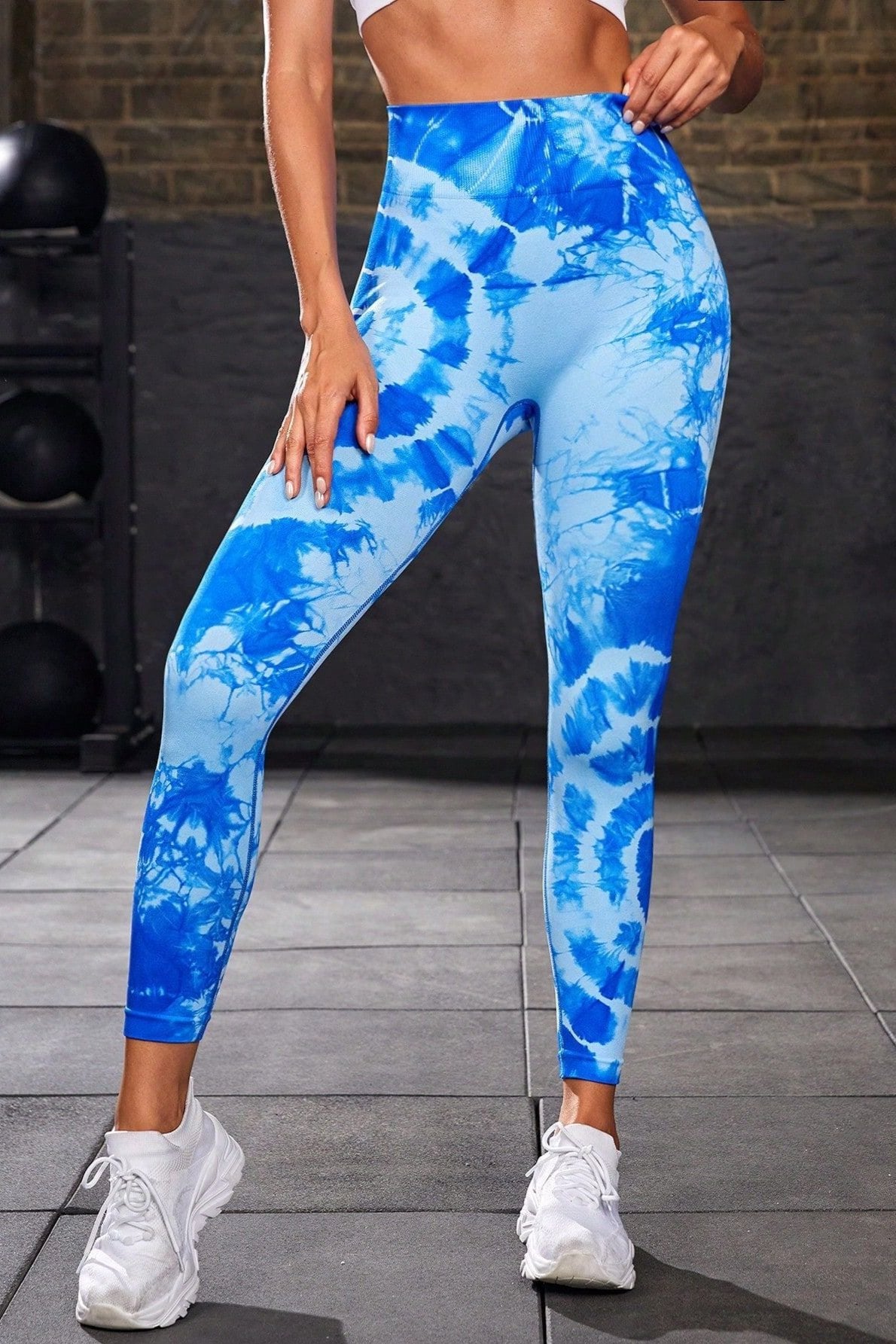 Pantalones de yoga de cintura alta con efecto tie dye sin costuras en color azul 