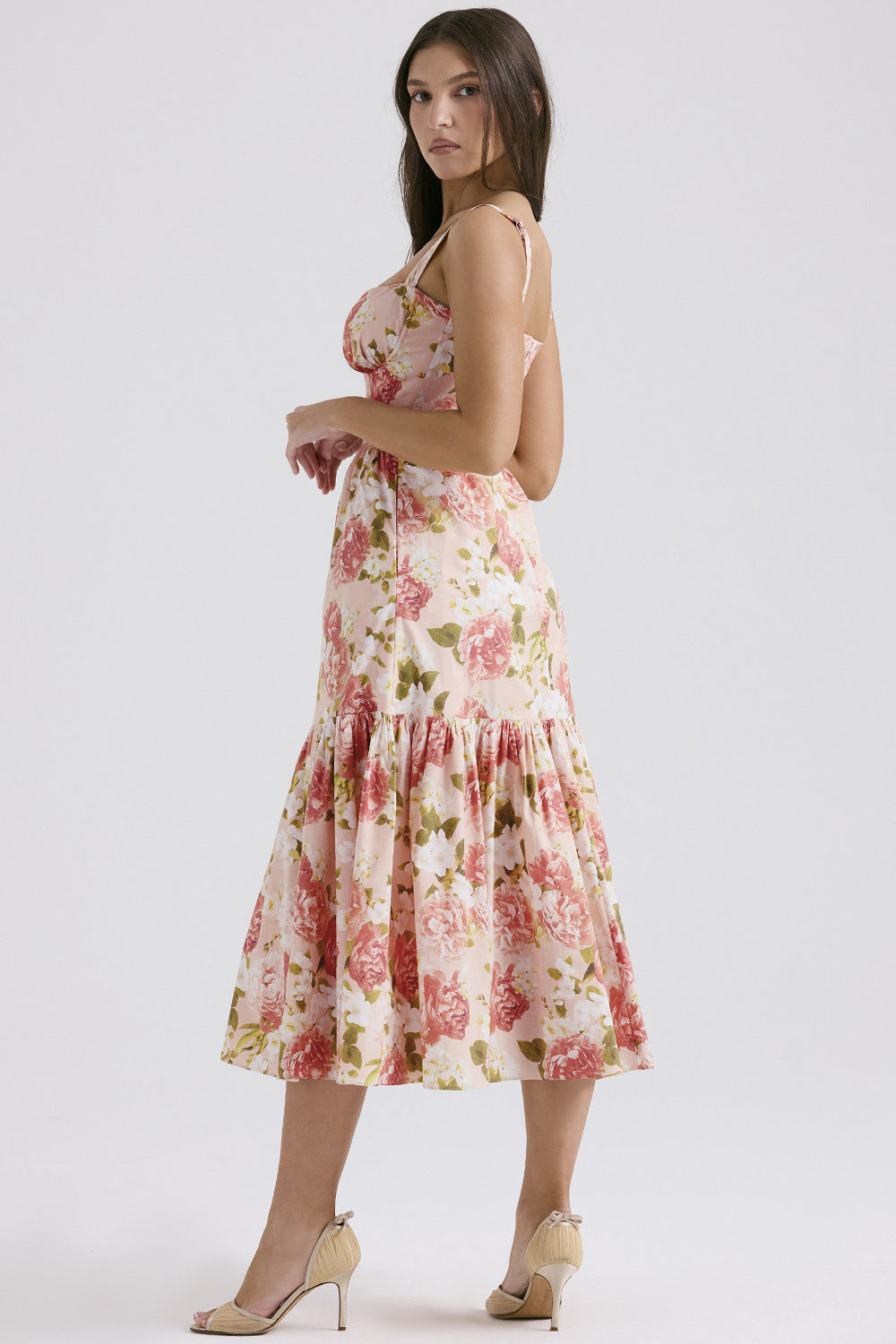 Vestido de verano sin mangas con estampado floral 