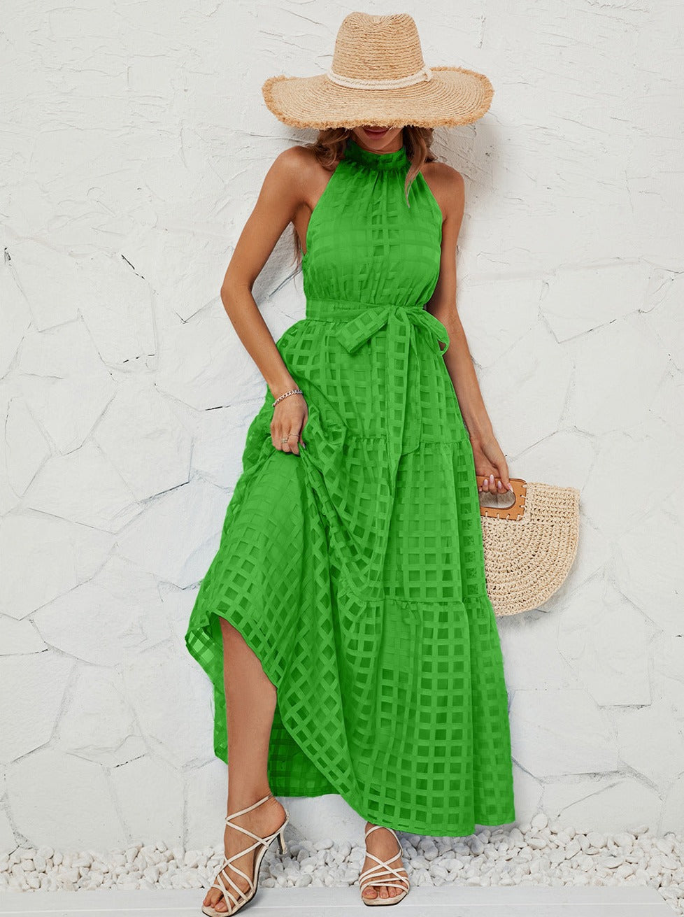 Vestido largo con cinturón y escote halter de malla verde 