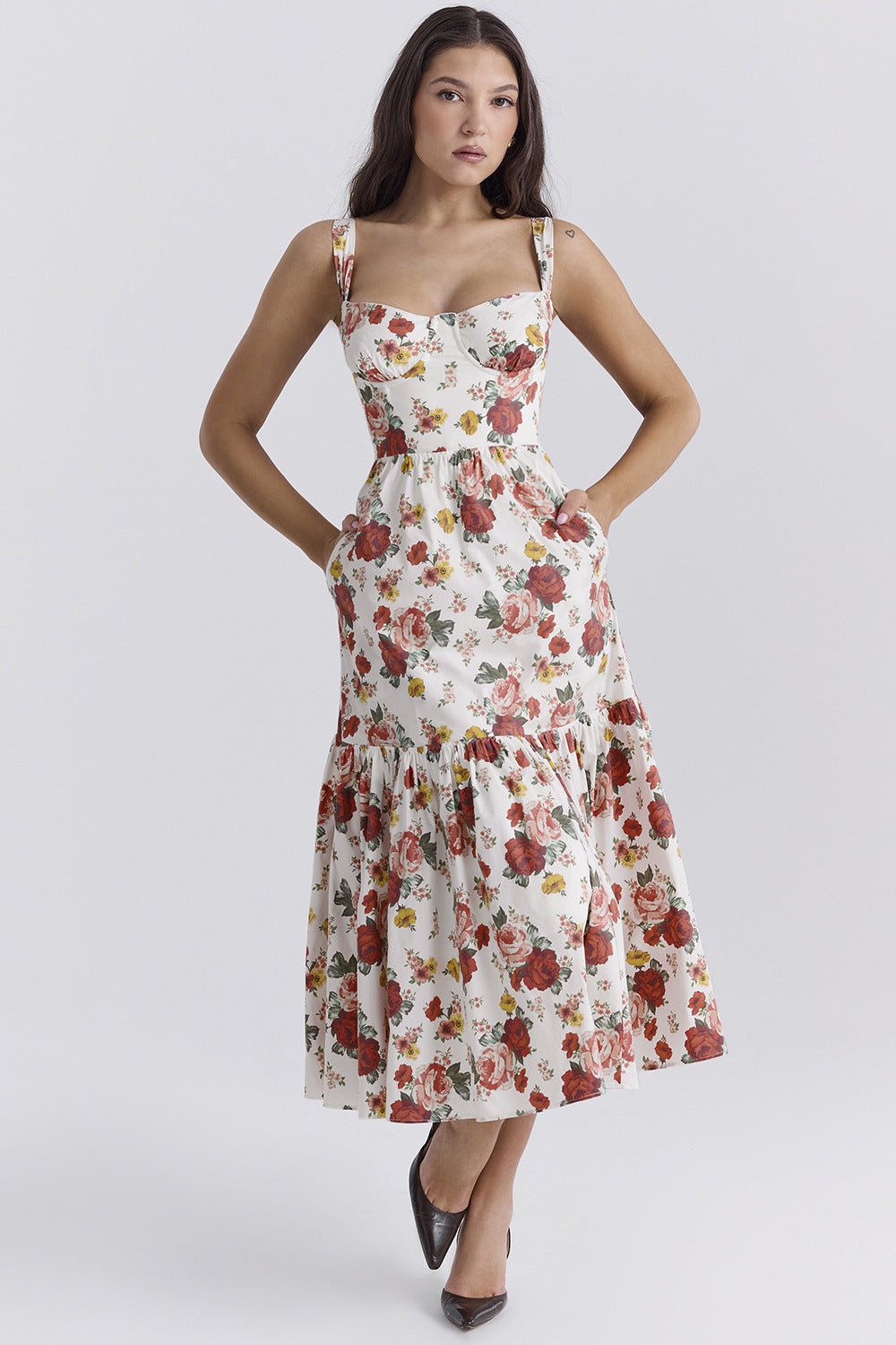 Vestido de verano sin mangas con estampado floral 