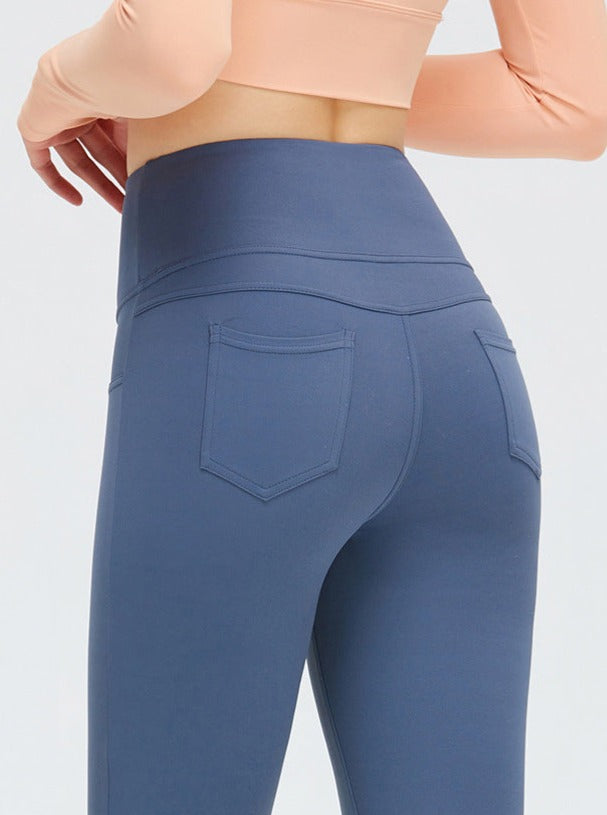 Pantalones de yoga ajustados y acampanados que levantan la cadera 