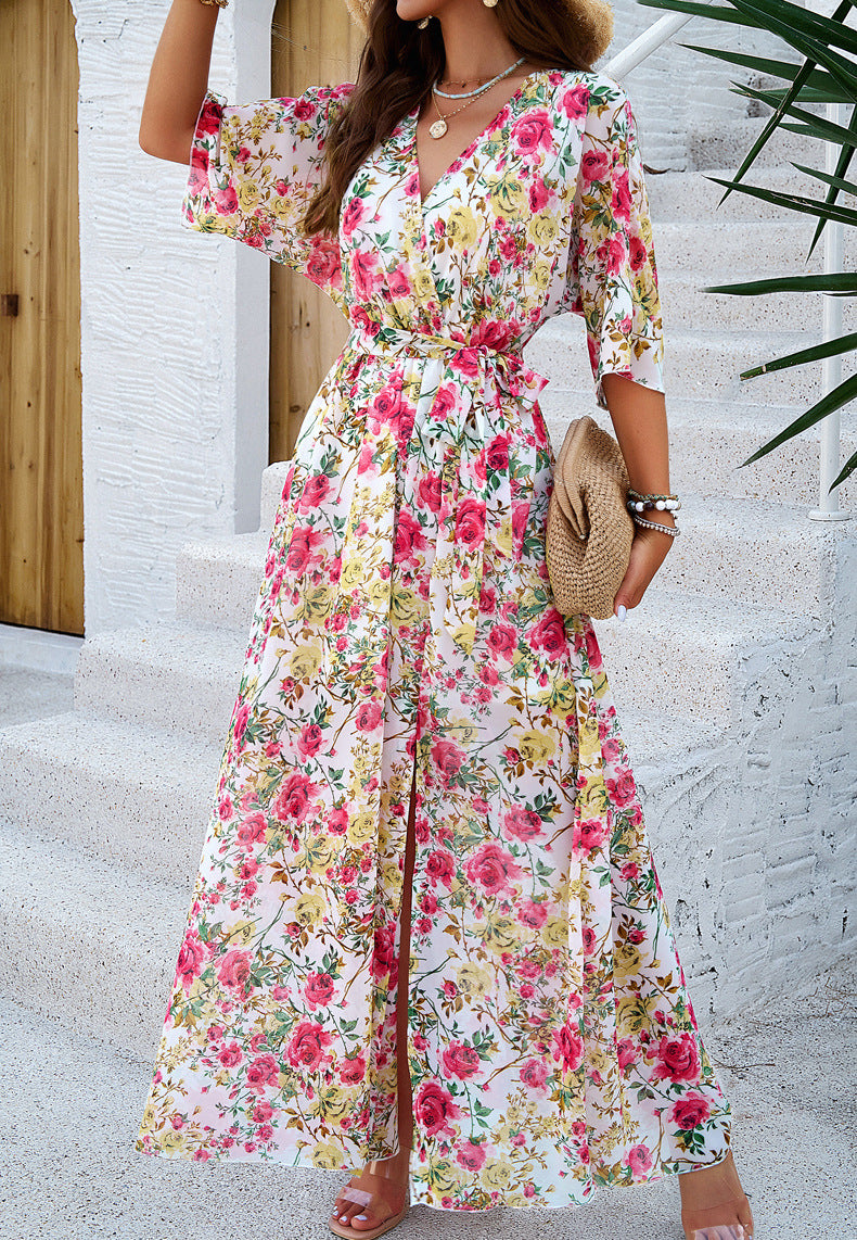 Vestido plisado con escote en V y estampado floral rosa 