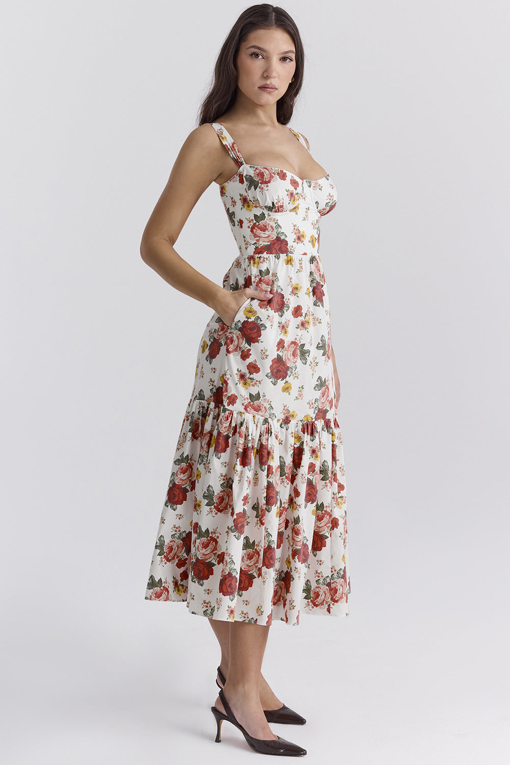 Vestido de verano sin mangas con estampado floral 